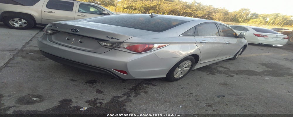 KMHEC4A43FA137969 2015 HYUNDAI SONATA photo no. 4