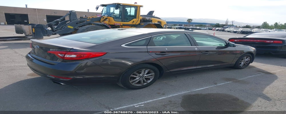 5NPE24AF2HH456719 2017 HYUNDAI SONATA photo no. 4