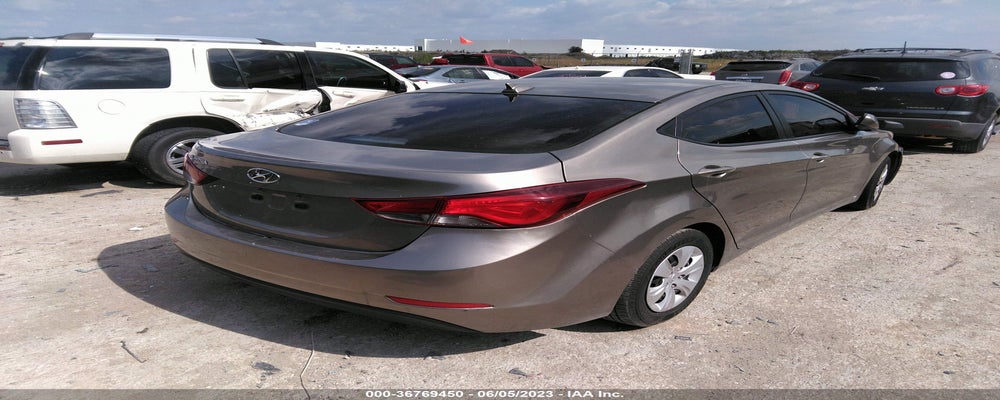 5NPDH4AE1GH793091 2016 HYUNDAI ELANTRA photo no. 4