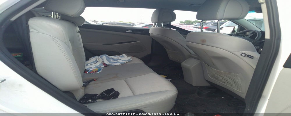 KM8J33A49HU279950 2017 HYUNDAI TUCSON photo no. 8