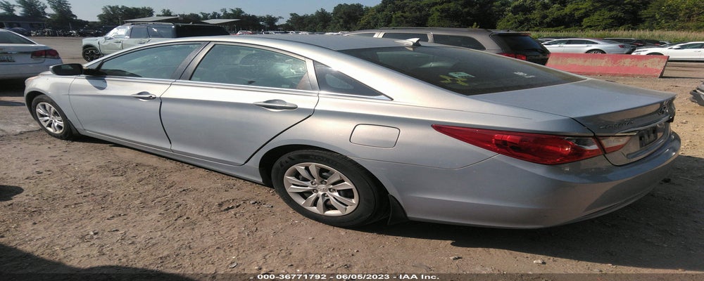 5NPEB4AC9CH364988 2012 HYUNDAI SONATA photo no. 3