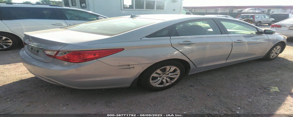 5NPEB4AC9CH364988 2012 HYUNDAI SONATA photo no. 4