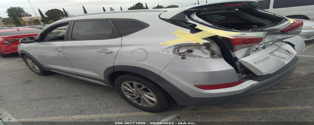 KM8J33A48JU682131 2018 HYUNDAI TUCSON photo no. 3