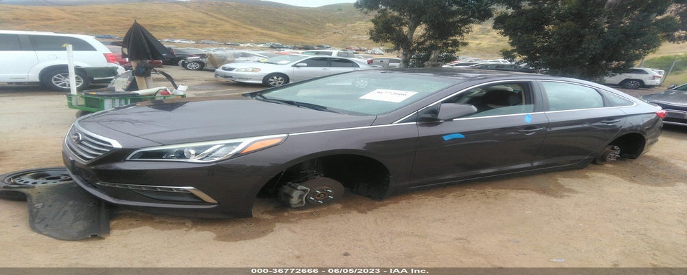 5NPE24AF3FH166986 2015 HYUNDAI SONATA photo no. 2