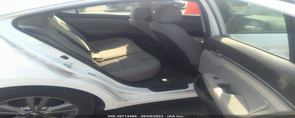 5NPD84LF9HH102011 2017 HYUNDAI ELANTRA photo no. 8