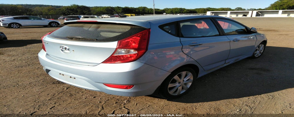 KMHCU5AE1DU070495 2013 HYUNDAI ACCENT photo no. 4