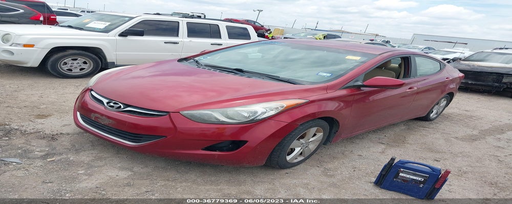 5NPDH4AE1DH333943 2013 HYUNDAI ELANTRA photo no. 2