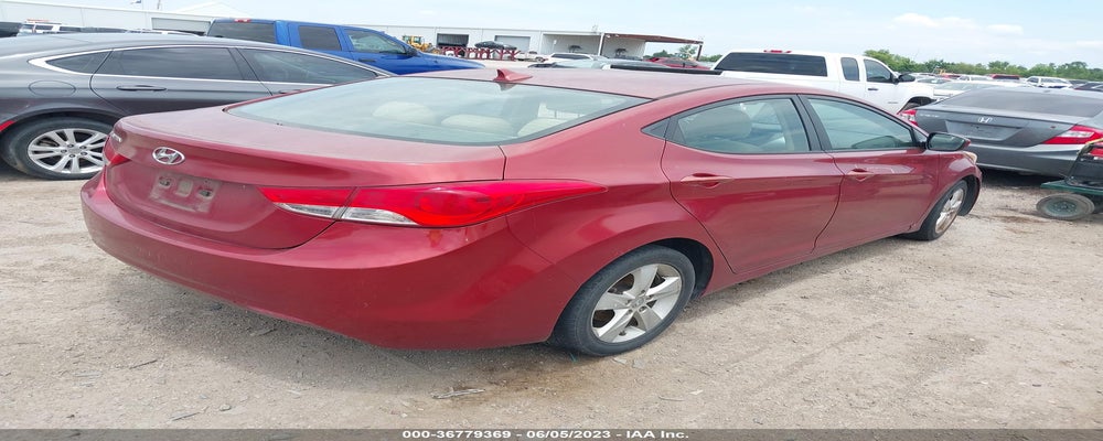 5NPDH4AE1DH333943 2013 HYUNDAI ELANTRA photo no. 4