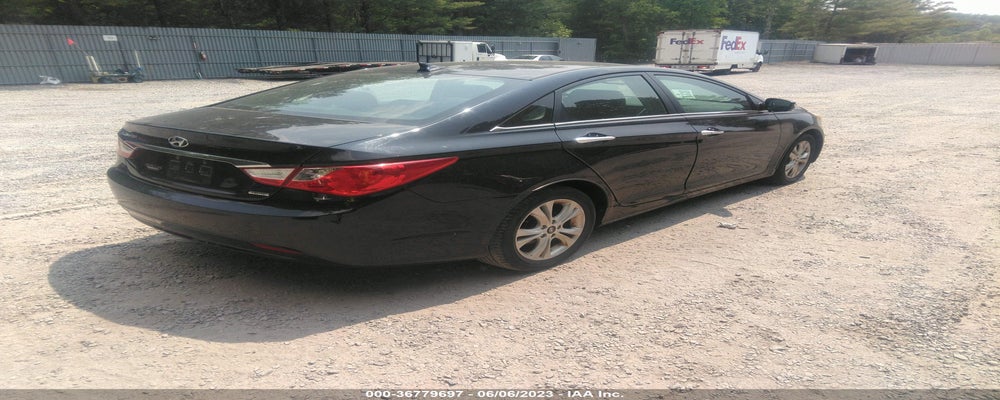 5NPEC4ACXBH239672 2011 HYUNDAI SONATA photo no. 4