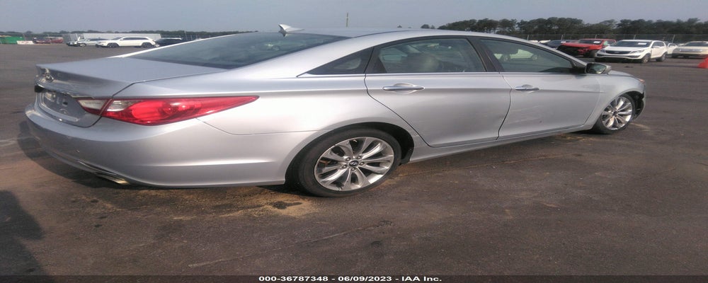 5NPEC4AC1BH000902 2011 HYUNDAI SONATA photo no. 4