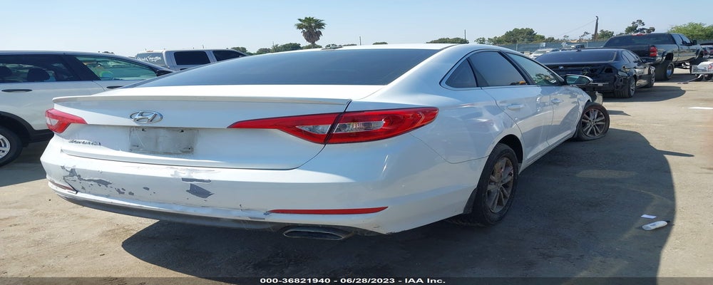 5NPE24AF8FH055382 2015 HYUNDAI SONATA photo no. 4