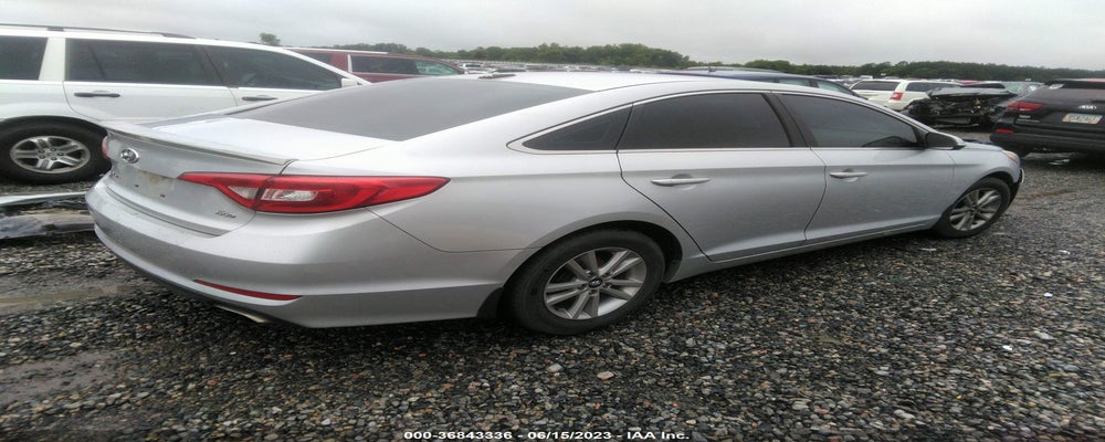 5NPE24AA2FH151299 2015 HYUNDAI SONATA photo no. 4