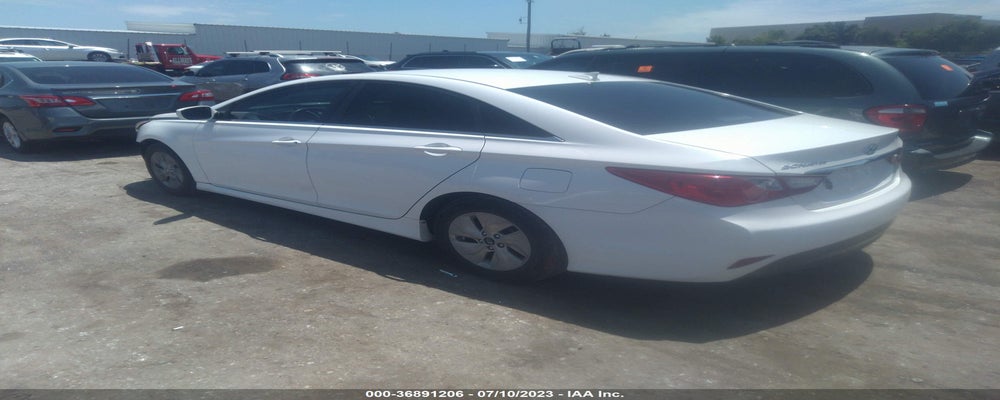 5NPEB4AC8EH815850 2014 HYUNDAI SONATA photo no. 3