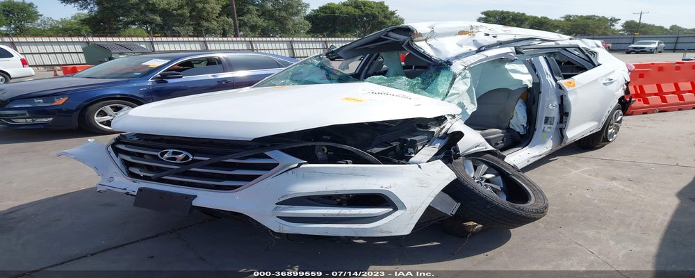 KM8J33A42JU623219 2018 HYUNDAI TUCSON photo no. 2
