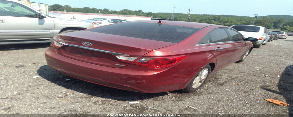 5NPEC4AC2BH270236 2011 HYUNDAI SONATA photo no. 4