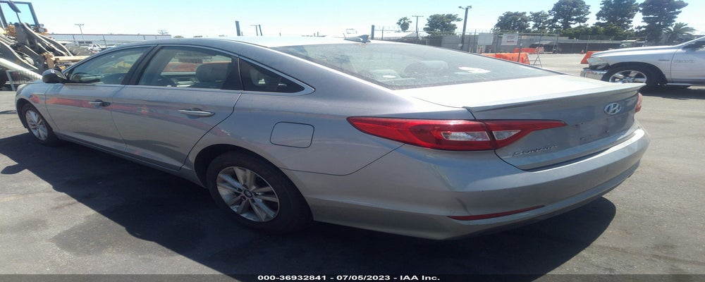 5NPE24AF6FH147610 2015 HYUNDAI SONATA photo no. 3
