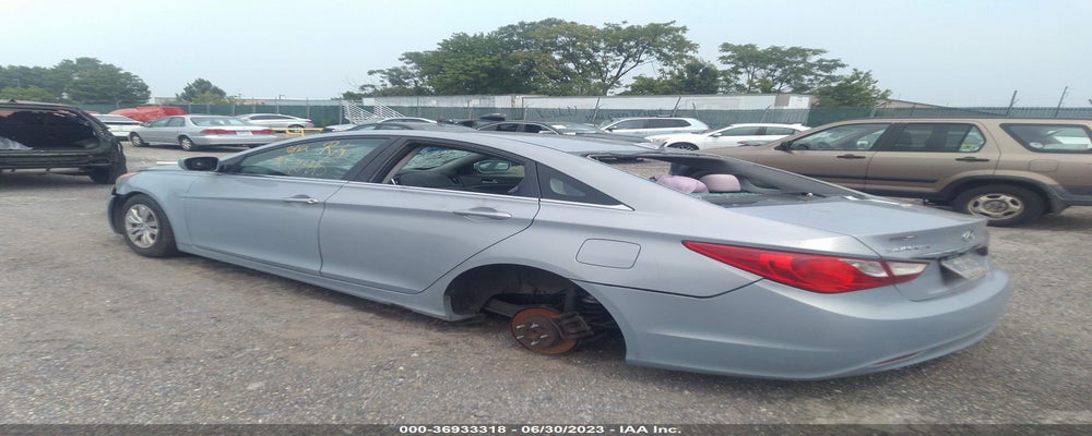 5NPEB4AC8BH062607 2011 HYUNDAI SONATA photo no. 3