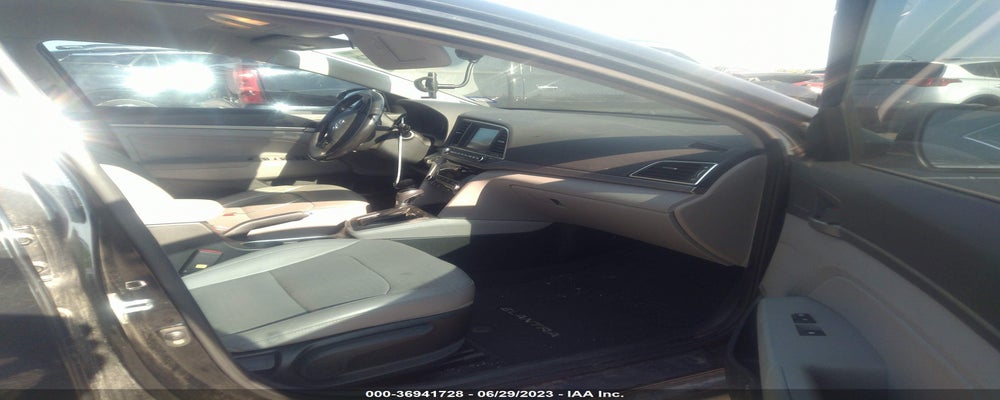 KMHD84LF3HU280238 2017 HYUNDAI ELANTRA photo no. 5