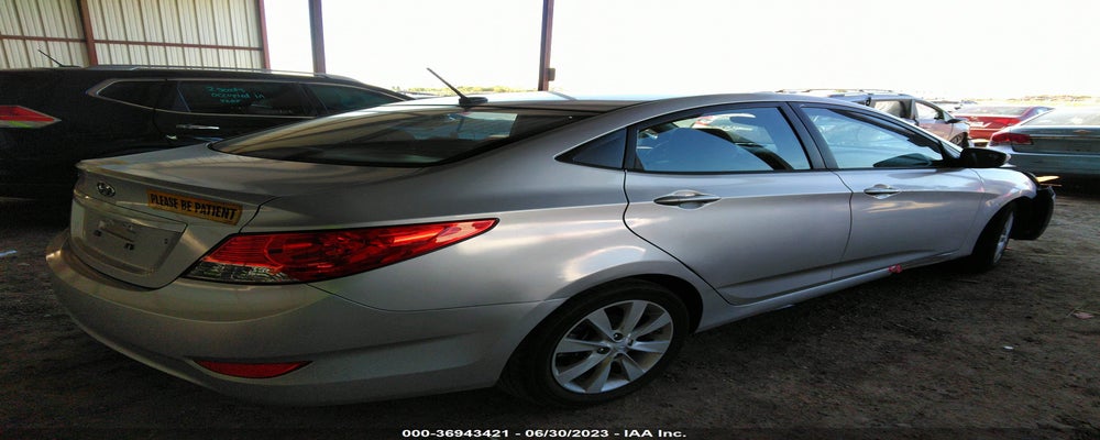 KMHCU4AE9DU462943 2013 HYUNDAI ACCENT photo no. 4