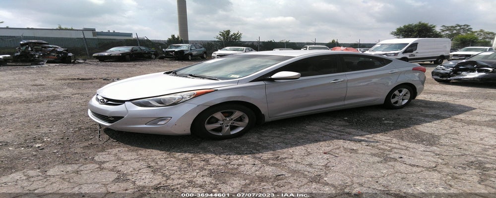 5NPDH4AE7DH214861 2013 HYUNDAI ELANTRA photo no. 2