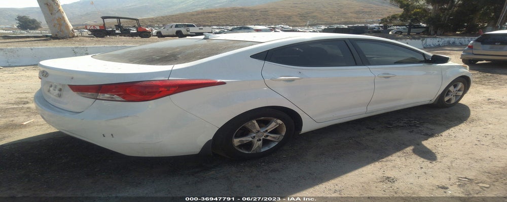 5NPDH4AE5DH284293 2013 HYUNDAI ELANTRA photo no. 4