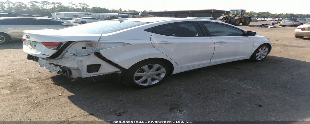 5NPDH4AE3DH269324 2013 HYUNDAI ELANTRA photo no. 4