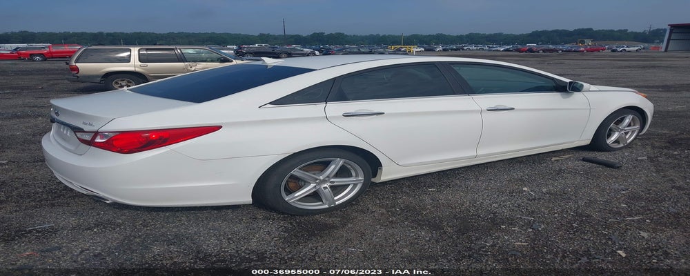 5NPEC4AC5BH161754 2011 HYUNDAI SONATA photo no. 4