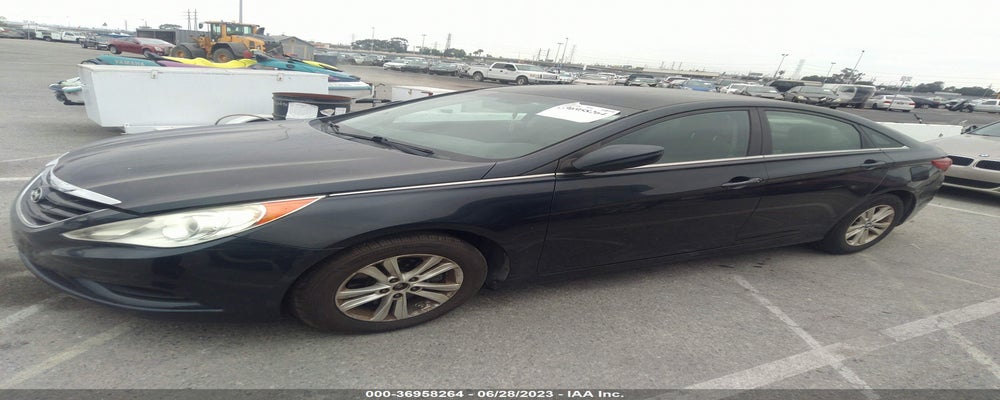 5NPEB4AC0BH073438 2011 HYUNDAI SONATA photo no. 2