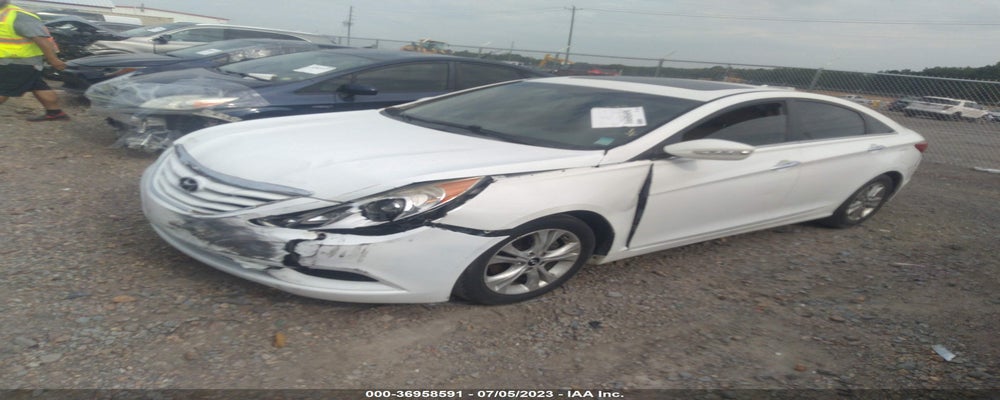 5NPEC4AC1BH307504 2011 HYUNDAI SONATA photo no. 2
