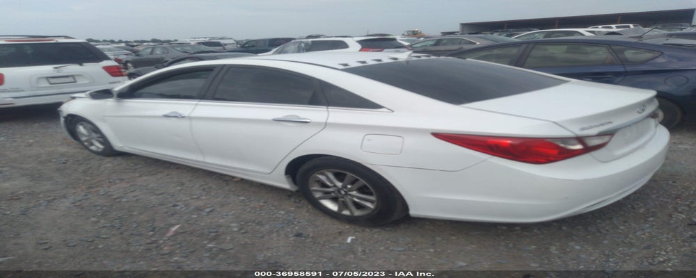 5NPEC4AC1BH307504 2011 HYUNDAI SONATA photo no. 3
