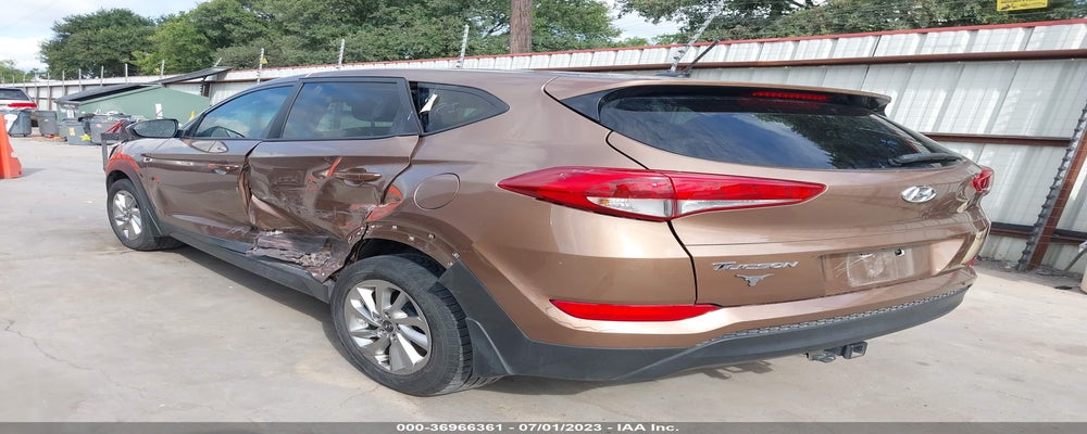 KM8J23A40GU136757 2016 HYUNDAI TUCSON photo no. 3