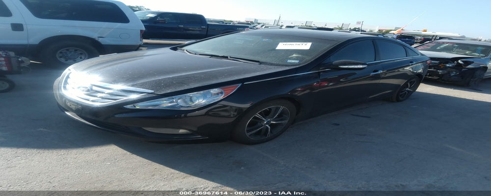 5NPEC4AC8BH101838 2011 HYUNDAI SONATA photo no. 2