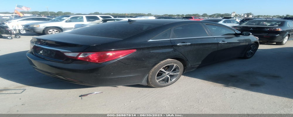 5NPEC4AC8BH101838 2011 HYUNDAI SONATA photo no. 4