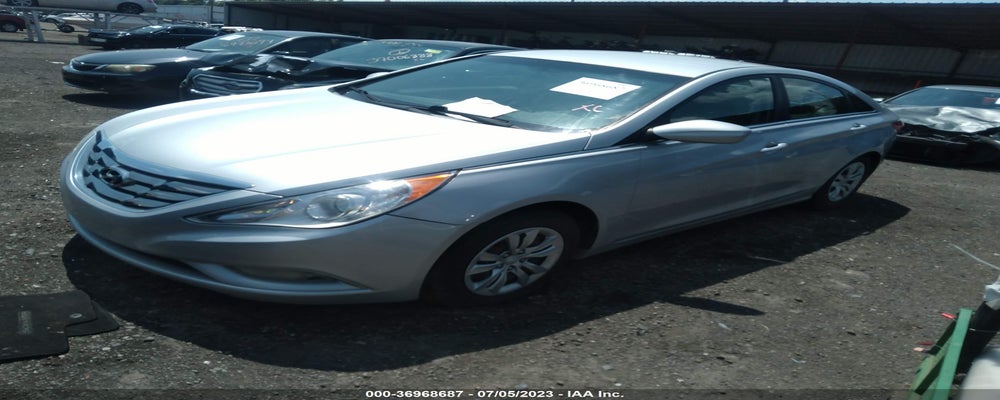 5NPEB4AC8BH071517 2011 HYUNDAI SONATA photo no. 2