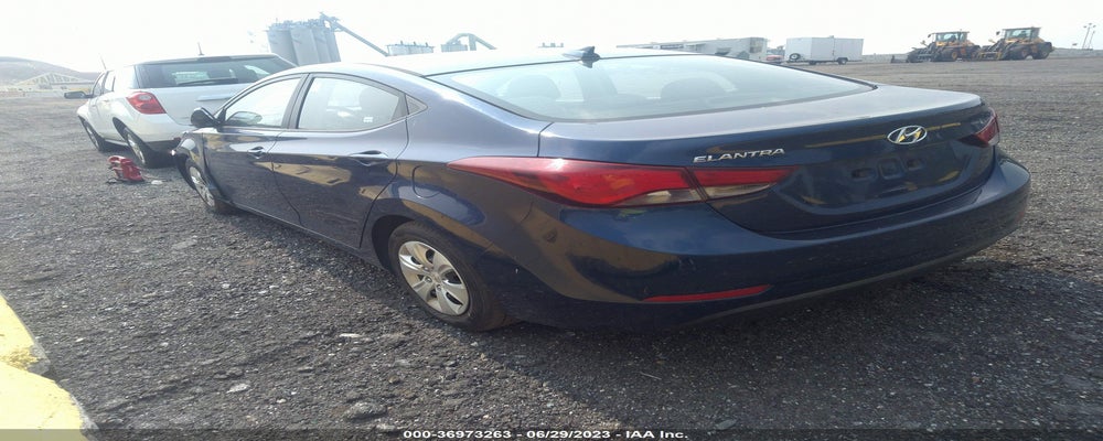 5NPDH4AE9GH738386 2016 HYUNDAI ELANTRA photo no. 3