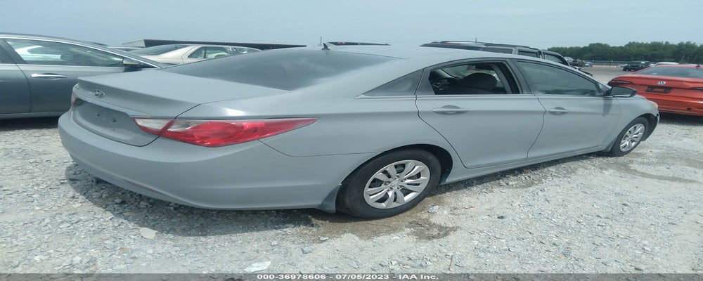 5NPEB4AC1BH273339 2011 HYUNDAI SONATA photo no. 4