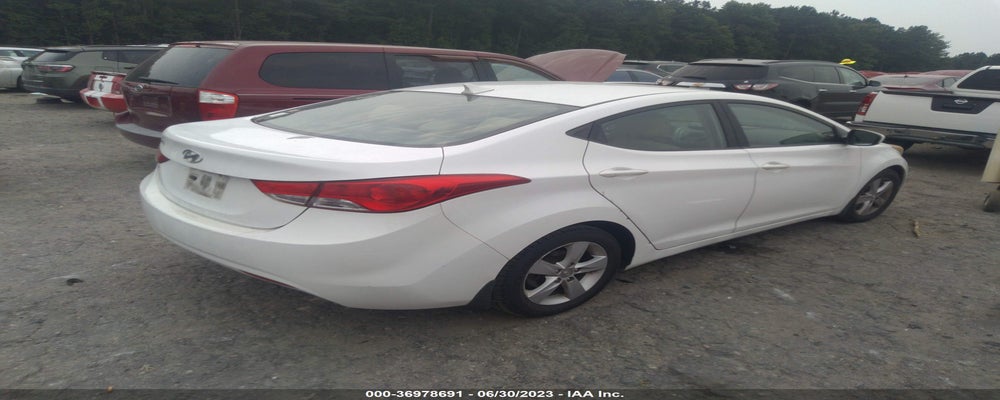 5NPDH4AE4DH289386 2013 HYUNDAI ELANTRA photo no. 4