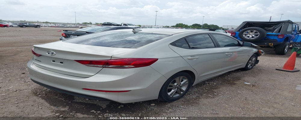 5NPD84LF1HH166611 2017 HYUNDAI ELANTRA photo no. 4