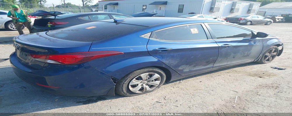 5NPDH4AE1GH767090 2016 HYUNDAI ELANTRA photo no. 4