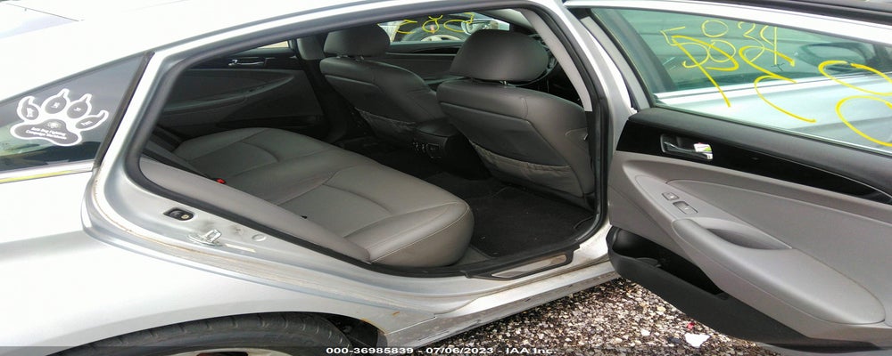 5NPEC4AC2BH058873 2011 HYUNDAI SONATA photo no. 8