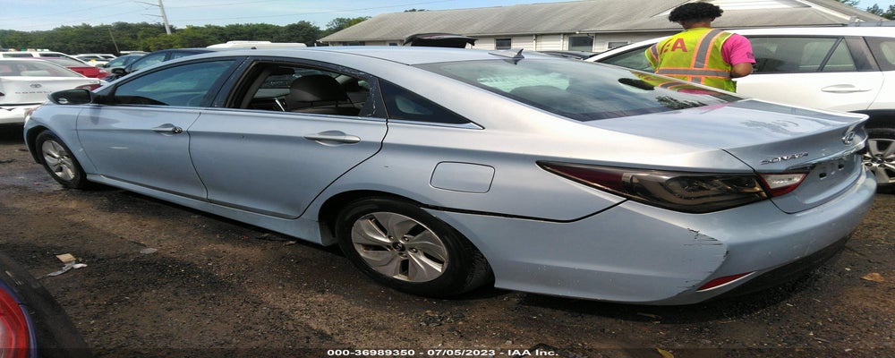 5NPEB4AC3EH824830 2014 HYUNDAI SONATA photo no. 3