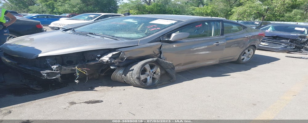 5NPDH4AE4DH327280 2013 HYUNDAI ELANTRA photo no. 2