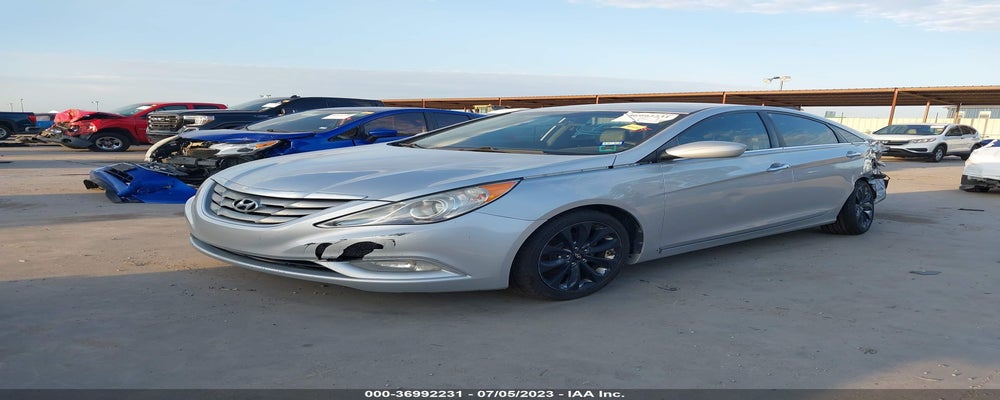 5NPEC4AC4BH096220 2011 HYUNDAI SONATA photo no. 2