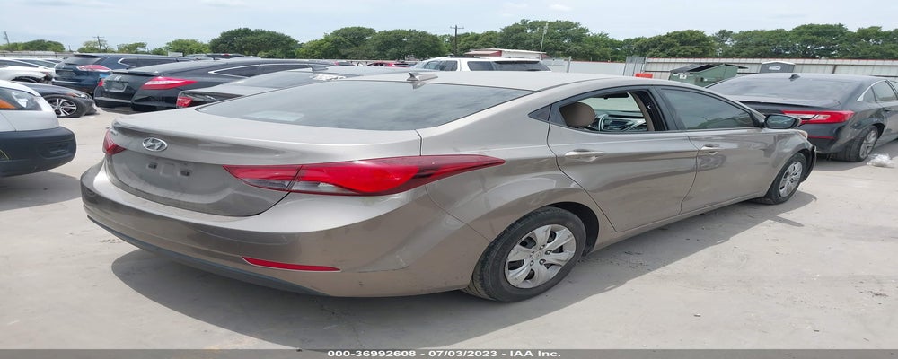 5NPDH4AE9GH700009 2016 HYUNDAI ELANTRA photo no. 4