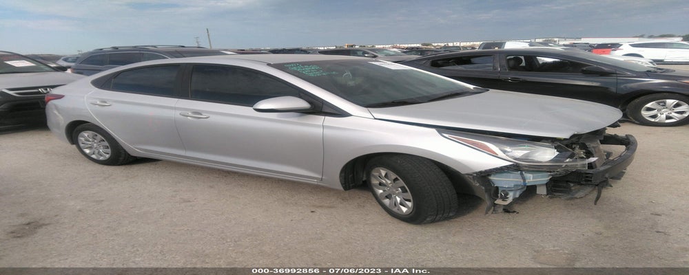 3KPC24A38JE010632 2018 HYUNDAI ACCENT photo no. 4
