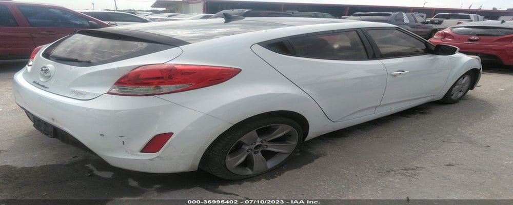 KMHTC6AD7CU068300 2012 HYUNDAI VELOSTER photo no. 4
