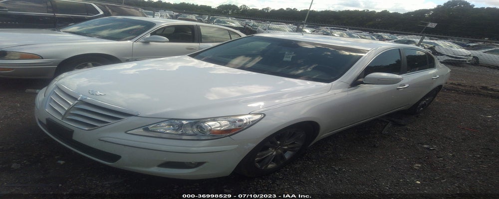 KMHGC4DFXBU139796 2011 HYUNDAI GENESIS photo no. 2
