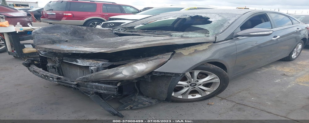 5NPEC4AC8BH306883 2011 HYUNDAI SONATA photo no. 2