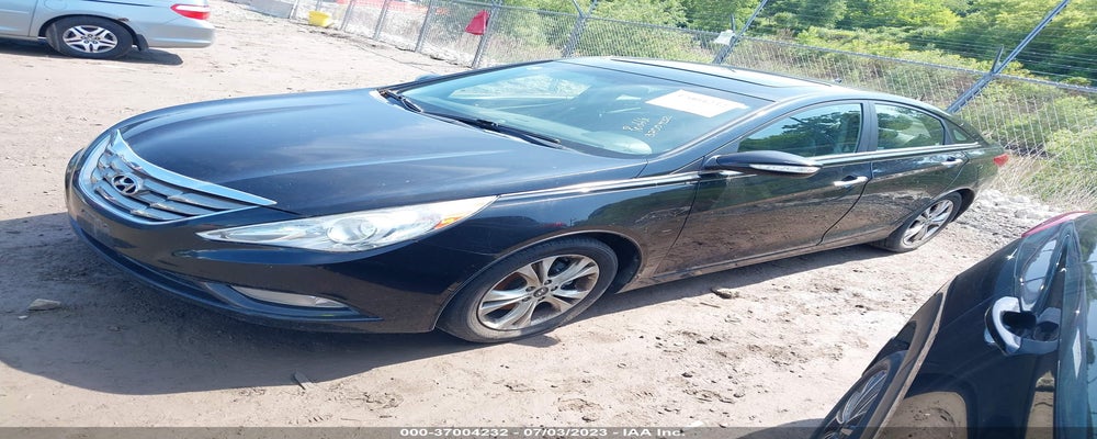 5NPEC4AC9BH137604 2011 HYUNDAI SONATA photo no. 2