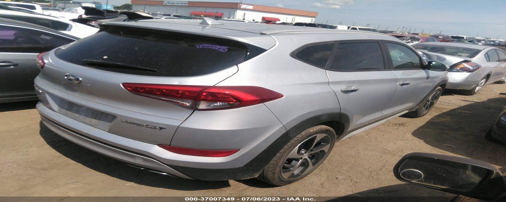 KM8J33A2XHU368439 2017 HYUNDAI TUCSON photo no. 4